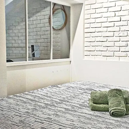 Dom wakacyjny La 34 Tiny House With Sunny Terrace