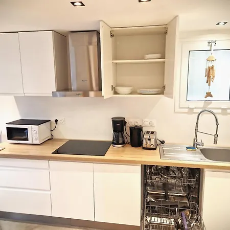 La 34 Tiny House With Sunny Terrace