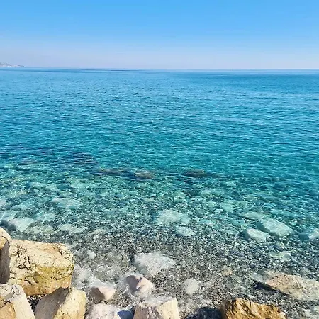 La 34 Tiny House With Sunny Terrace