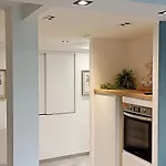 La 34 Tiny House With Sunny Terrace Σπίτι διακοπών