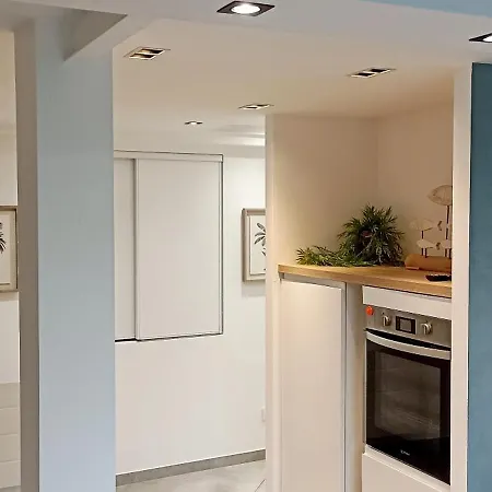 La 34 Tiny House With Sunny Terrace Дом отдыха