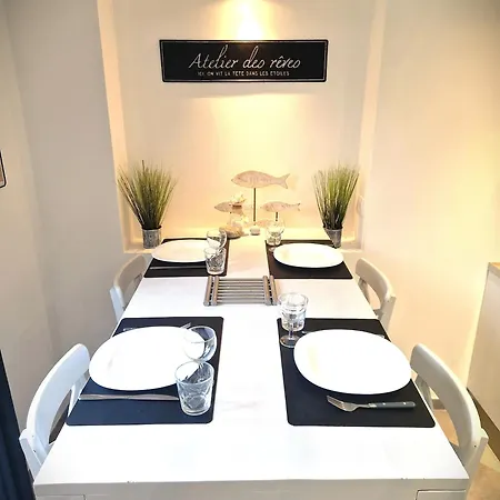 Hébergement de vacances La 34 Tiny House With Sunny Terrace *