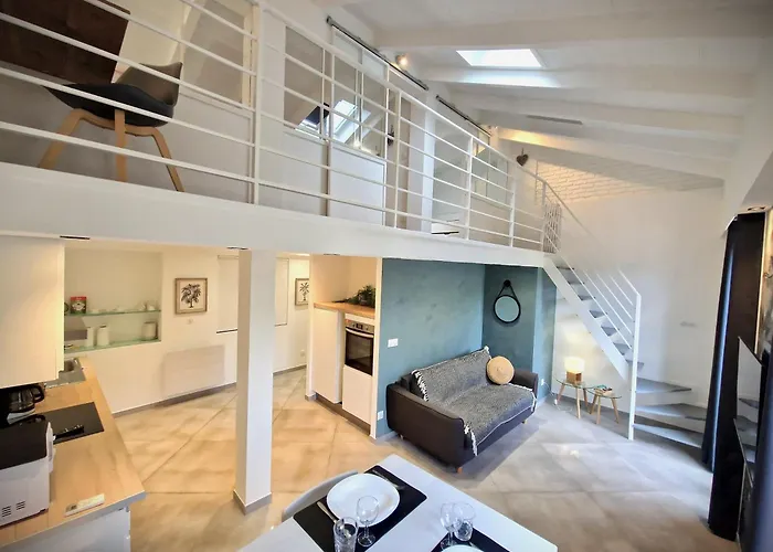 La 34 Tiny House With Sunny Terrace 別荘 *